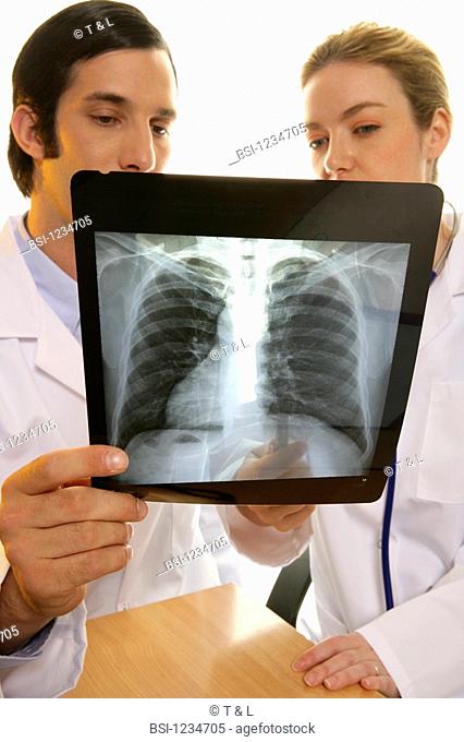 RADIOLOGIST<BR>Models.<BR>Chest x-ray