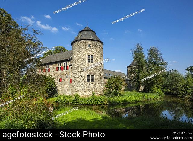 Ratingen, Germany, Ratingen, Bergisches Land, Rhineland, North Rhine-Westphalia, NRW, moated castle Haus zum Haus at the Anger, ditch is fed by the Anger creek