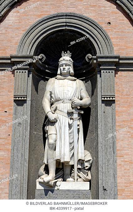 King Frederick II. Staufer, statue on the facade of the Palazzo Reale, Piazza del Plebiscito, Naples, Campania, Italy