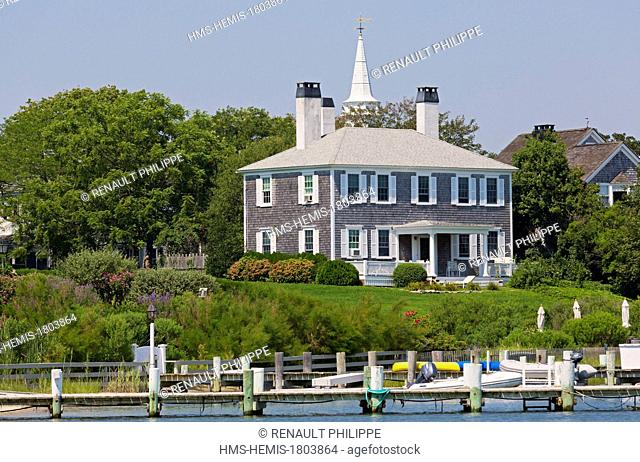 United States, Massachusetts, Cape Cod, Martha's Vineyard island, Edgartown, South Water Street and its beautiful colonial houses