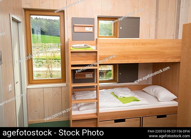 10 May 2022, Lower Saxony, Bad Essen: View of an overnight room with a bunk bed from the experiential education school camp Barkhausen