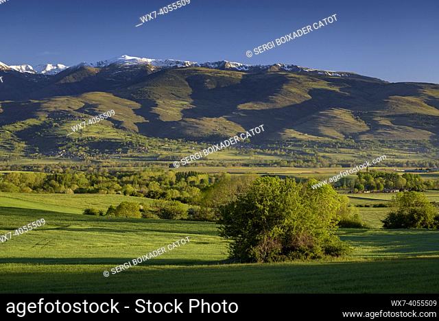 Spring sunrise in the Cerdanya valley, seen from Das (Catalonia, Spain, Pyrenees)