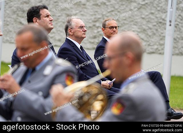 20 July 2021, Berlin: Hubertus Heil (l-r, SPD), Federal Minister of Labour, Reiner Haseloff (CDU), President of the Bundesrat, and Michael Müller (SPD)