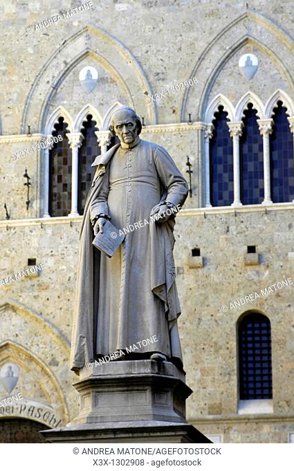 Statue of Sallustio Bandini in front of Palazzo Salimbeni Siena Italy