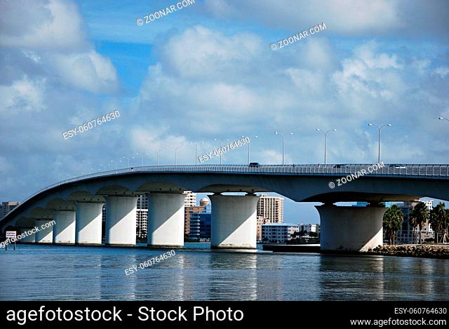 Bridge at the Gulf of Mexico, Sarasota, Florida, USA. Brücke am Golf von Mexico, Sarasota, Florida, USA