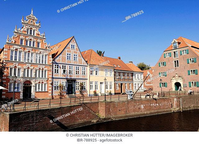 Buergermeister Hintze Haus or Mayor Hintze House, historic houses and the Schwedenspeicher at the old harbour, Hansehaven, Stade, Lower Saxony, Germany, Europe