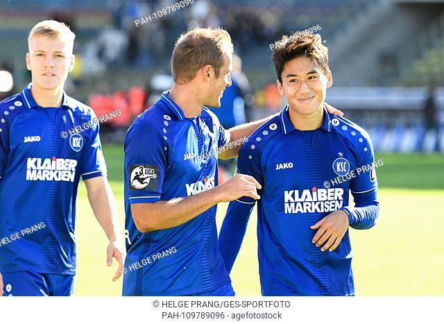 final jubilation at the KSC. The players thank the fans. Joy at Kyoung-Rok Choi (KSC, right), Manuel Stiefler (KSC) pats him on the back