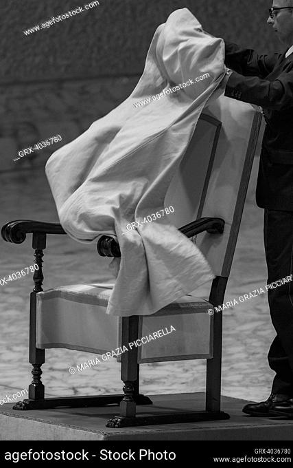Vatican City, Vatican, 10 october 2022. The chair used by Pope Francis is covered at the end of the meeting with pilgrims gathered in Rome for the canonization...