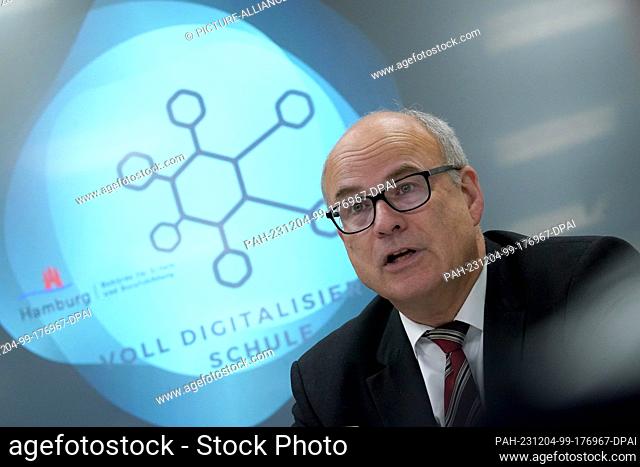 04 December 2023, Hamburg: Ties Rabe (SPD), Senator for Schools and Vocational Training in Hamburg, speaks during the presentation of the new model project with...