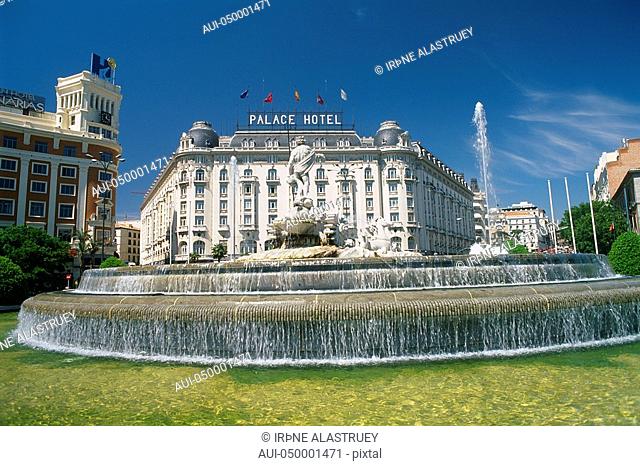 Spain - Madrid - Fountain of Neptune - Palace Hotel - Fuente de Neptuno - Plaza Cßnovas del Castillo