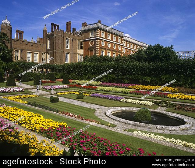 Hampton Court Palace - gardens in summer