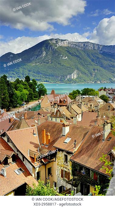 city and Annecy Lake viewed from Chateau dâ. . Annecy, Annecy, Haute-Savoie department, Auvergne-Rhône-Alpes, France