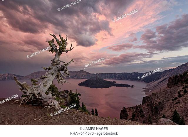 Sunset at Crater Lake with Wizard Island, Crater Lake National Park, Oregon, United States of America, North America