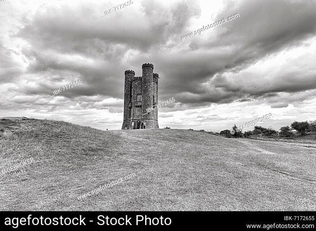 Broadway Tower observation tower on a hill, Beacon Hill, Broadway, Cotswolds, Worcestershire, England, United Kingdom, Europe