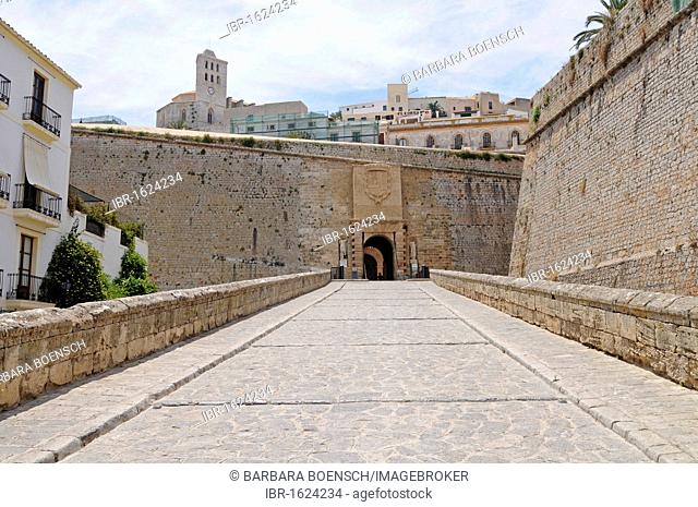 Catedral Nostra Senyora de las Neus cathedral, Muralla town wall, Portal de ses Taules town gate, Dalt Vila, Unesco World Heritage Site, historic town, Eivissa