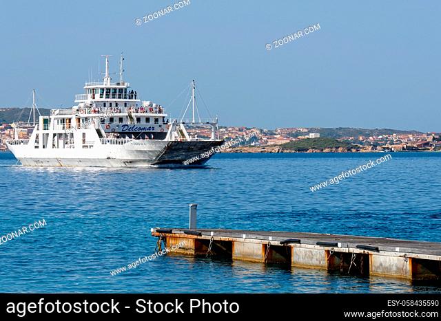 Enzo D car ferry approaching Palau Sardinia