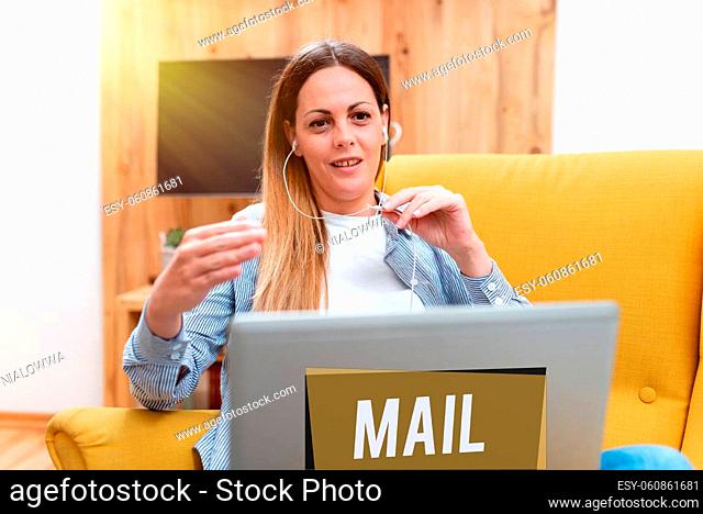 Handwriting text Mail, Business showcase letters or parcel sent or delivered by means of the postal system Abstract Giving Business Advice Online