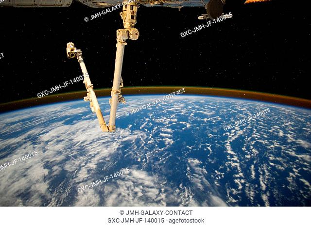 As the International Space Station was flying 225 miles above the Pacific Ocean several hundred miles north of Hawaii, one of the Expedition 40 crew members...