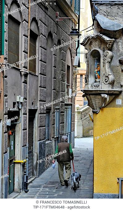 Italy, Liguria, Genoa, old narrow alleys called vicoli in historical centre