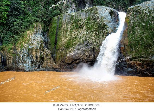 Salto Jimenoa waterfall  Jarabacoa, La Vega province, Dominican Republic, West Indies, Caribbean