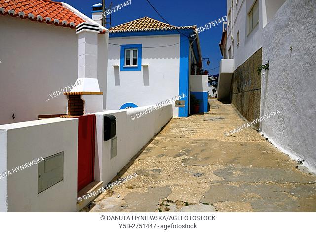 narrow streets and characteristic Algarvian architecture, Old Town of Ferragudo, Lagoa, Algarve, Portugal, Europe