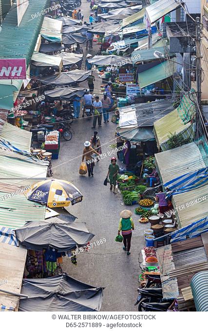 Vietnam, Mekong Delta, Cai Rang, Cai Rang Floating Market, elevated view of the street market