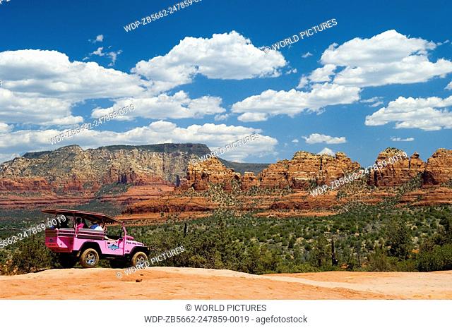 Pink Jeep Tour on Broken Arrow Trail, Coconino National Forest, Sedona, Arizona.#06050306