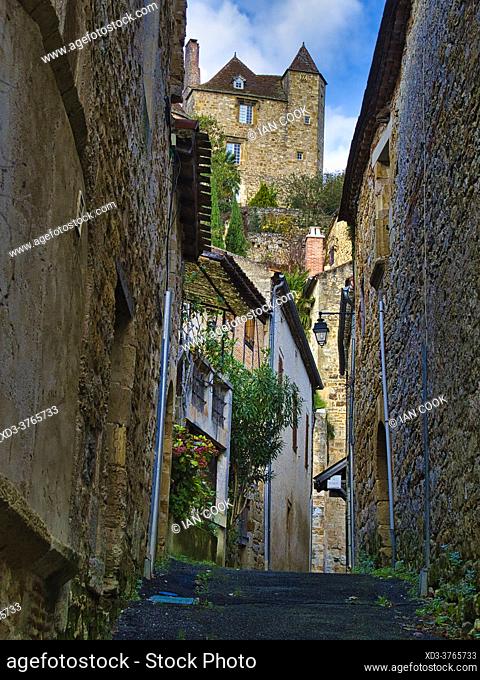 narrow laneway with medieval architecture, Puy lÕEveque, Lot Department, Occitanie, France