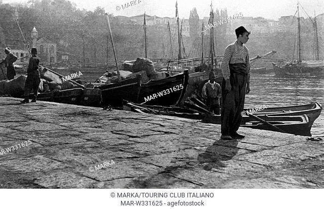 turchia, uomini sulle rive del bosforo, 1910 // Turkey, men on the banks of the Bosphorus, 1910