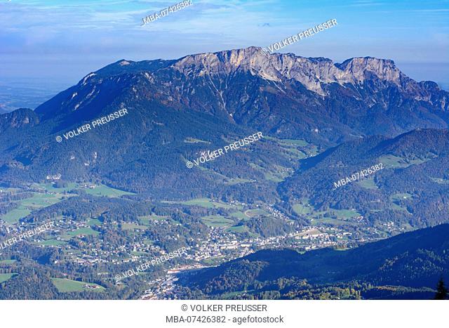 national park Berchtesgaden, View from viewpoint Vogelstein to Berchtesgaden and mountain Untersberg, Oberbayern, Berchtesgadener Land, Upper Bavaria, Bavaria