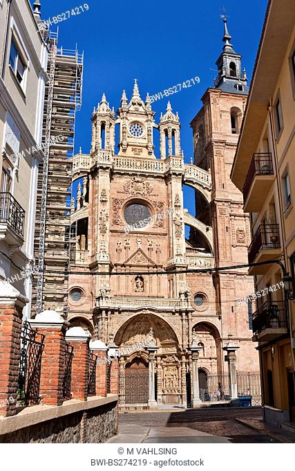 fassade of the Catedral de Santa Mara in late Gothic style with Baroque elements, Spain, Kastilien und Len, Astorga