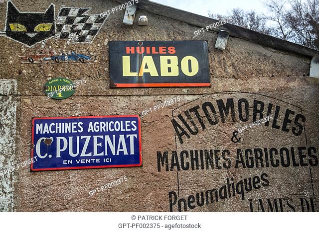 GARAGE, OLD-FASHIONED STREET DECOR WITH STORE FACADES FROM THE PREWAR PERIOD, MAISON DU BISCUIT, SORTOSVILLE-EN-BEAUMONT, MANCHE (50), FRANCE
