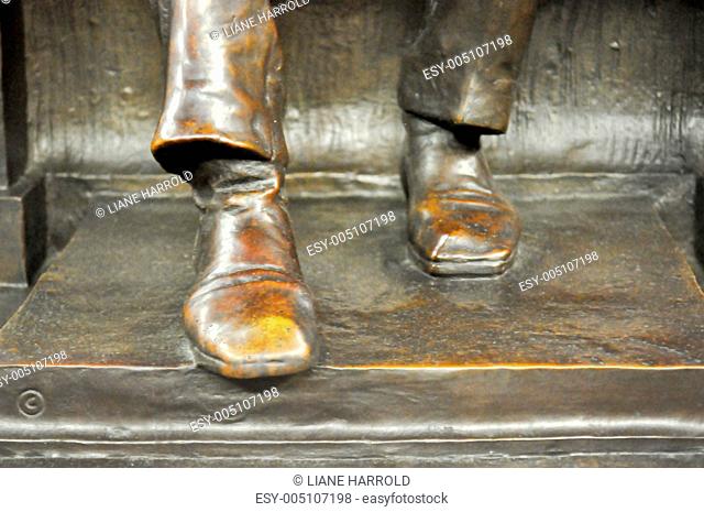 Lincolns feet