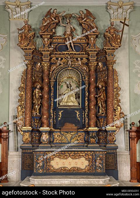 Andrea Brustolon, Altar of the Madonna del Rosario, 18th century. Of Italy, Veneto, Cortina D'Ampezzo, Church of Saints Philip and James. Total