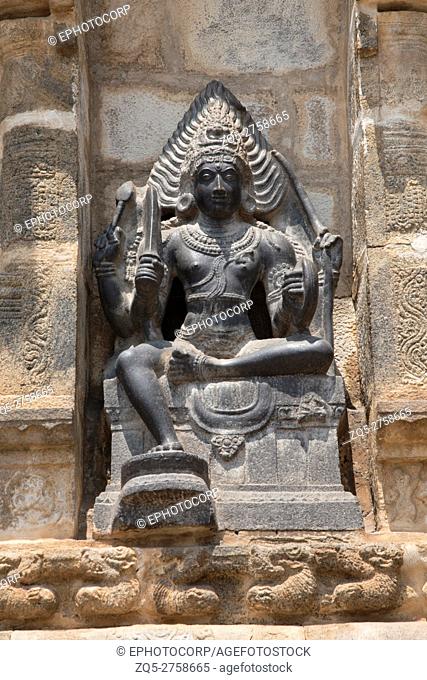 Virbhadra, a fearsome form of Shiva, Airavatesvara Temple, Darasuram, Tamil Nadu, India. Southern wall of maha-mandapa