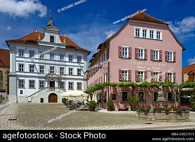 Town hall and Gasthaus Goldene Krone with Marienbrunnen at the market in Iphofen, Lower Franconia, District of Kitzingen, Bavaria, Germany