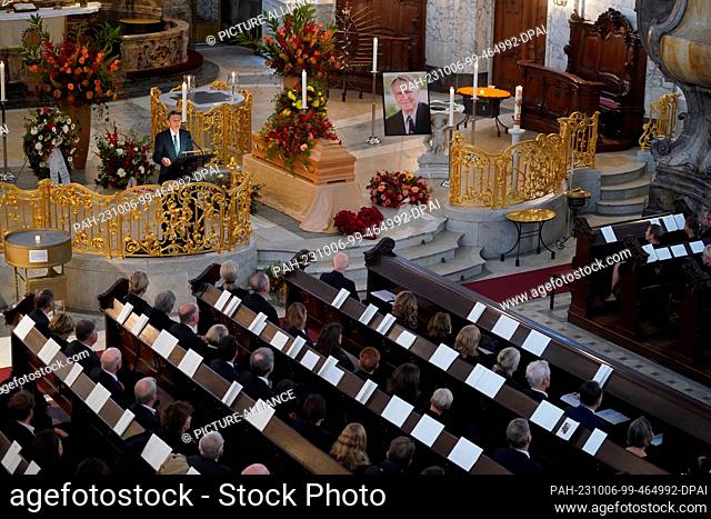 06 October 2023, Hamburg: Rolf Mützenich, parliamentary party leader of the SPD in the Bundestag, speaks during the funeral service for former Hamburg mayor...