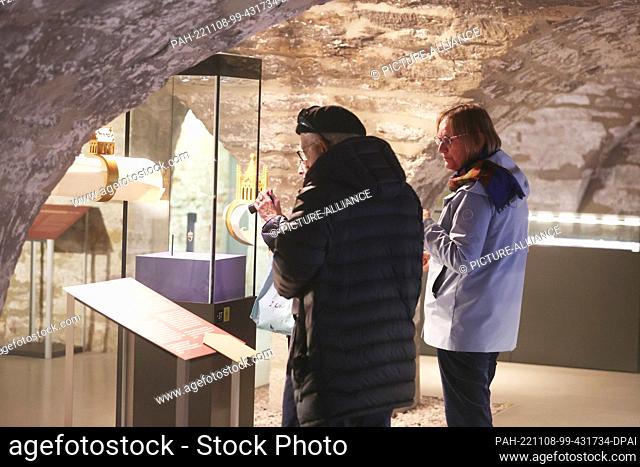 08 November 2022, Thuringia, Erfurt: Visitors look at exhibits in the Old Synagogue in the center of the city. Here, a special exhibition with the theme ""In...