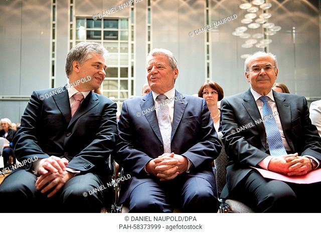 Vassilios Skouris (R), President of the European Court of Justice (ECJ), German President Joachim Gauck and Ludwig Theodor Heuss