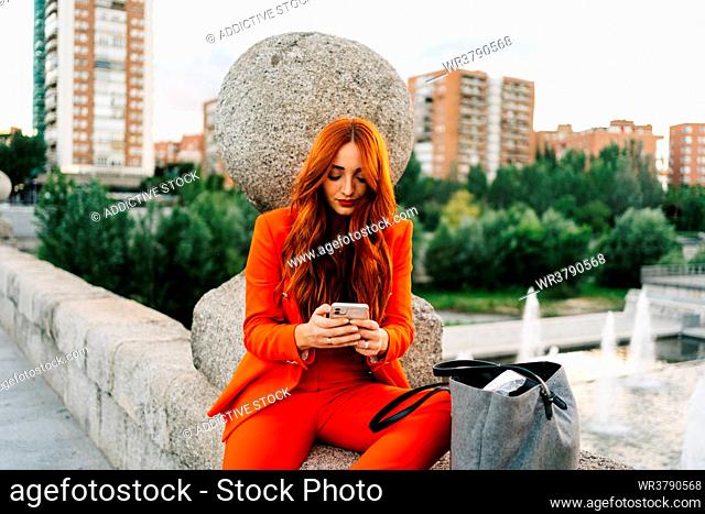 young woman, urban, smart phone, outfit