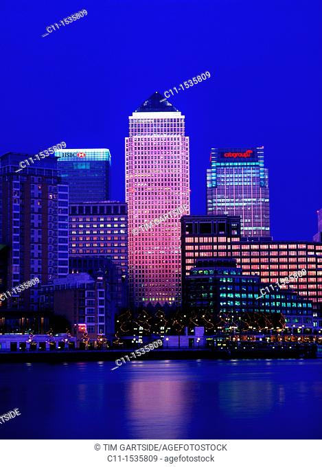 canary wharf isle of dogs from across river thames dusk sunset london england uk