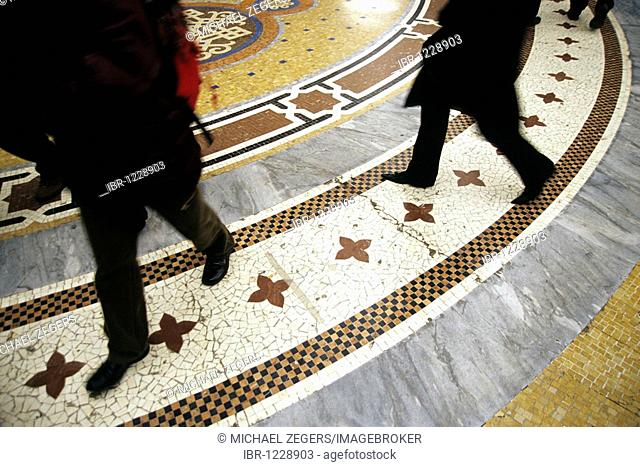 Galleria Vittorio Emanuele II, il salotto, exclusive shopping gallery, shopping arcade with pedestrians on marble flooring, Milan, Milano, Lombardy, Italy