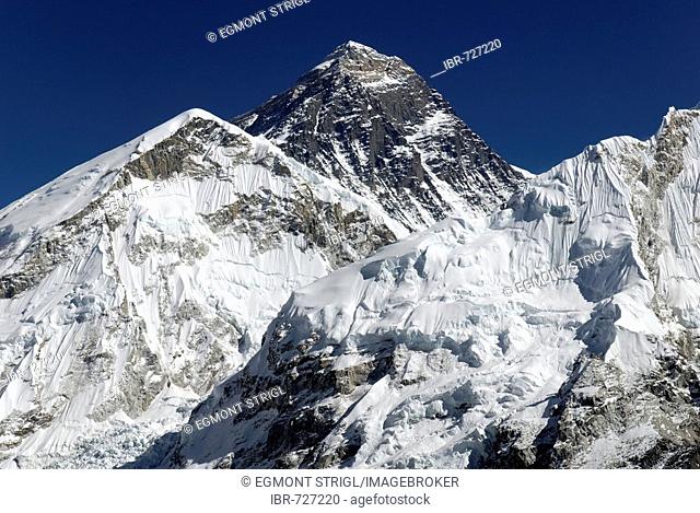 Famous view from Kala Patthar, Patar (5545) towards Mount Everest (8850), Nuptse (7861) and Khumbu Glacier, Sagarmatha National Park, Khumbu Himal, Nepal