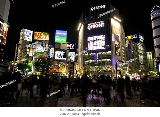 Shibuya crossing hachiko square at night tokyo japan