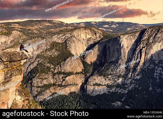 Overhanging Rock at Glacier Point, Yosemite National Park, California, United States, USA