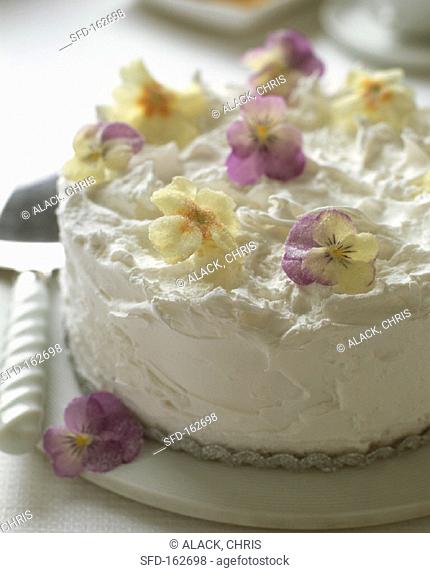 White cake with candied flowers (1)