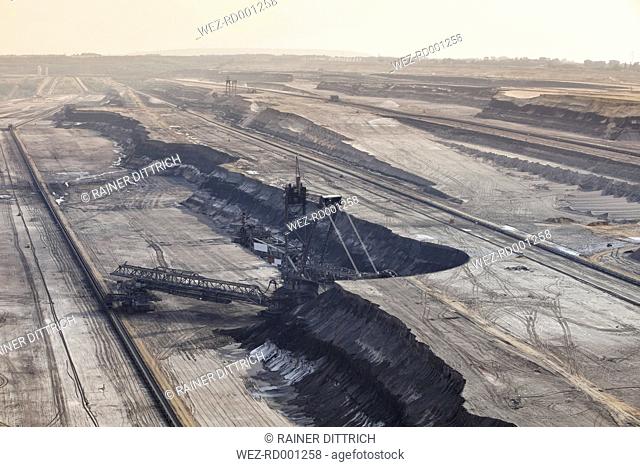 Germany, North Rhine-Westphalia, Garzweiler surface mine, Bucket-wheel excavator