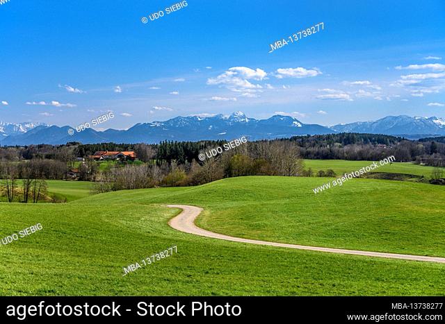 Germany, Bavaria, Upper Bavaria, Ebersberg district, Baiern, district Öd, view over the Glonntal and hamlet Schnaitt to the Wendelstein massif