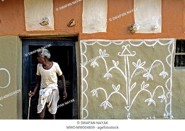 Tribal wall art at the hilly village of Hazaribagh in Jharkhand