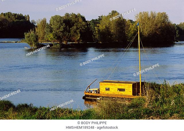 France, Indre et Loire, Loire Valley listed as World Heritage by UNESCO, toue cabanee traditional flat boat of Loire River on Loire River near Brehemont